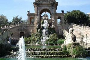 西班牙街头找水晶