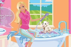 芭比帮宠物洗澡
