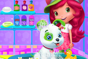 草莓公主帮宠物洗澡