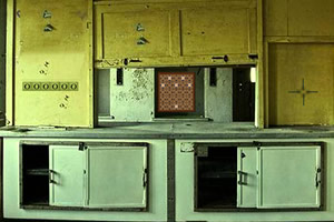 逃出废弃的度假胜地