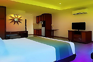 逃离奢华的金色房间