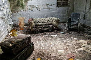 废弃的疯人院逃脱