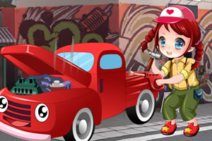 可爱女孩修汽车
