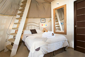 白灯塔内部逃生