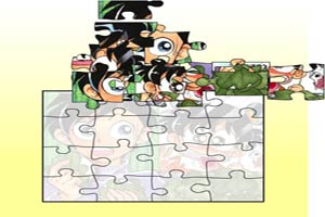 小孩玩魔板拼图