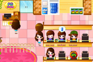 可爱女生开网吧