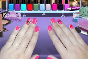 真人涂指甲油