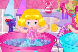 芭比照顾双胞胎