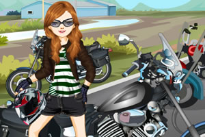 别致的女摩托车手