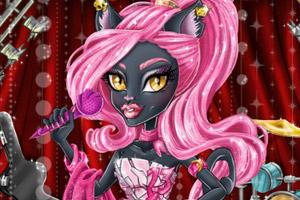 黑猫美眉学美容