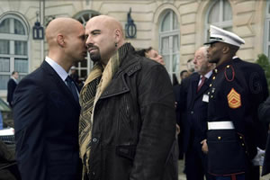 巴黎谍影找字母