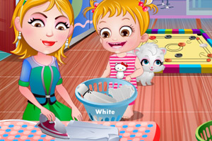 可爱宝贝清洗衣服