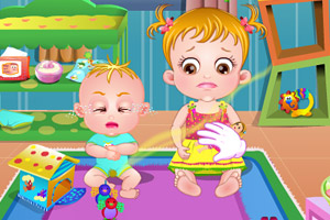 可爱宝贝照顾弟弟