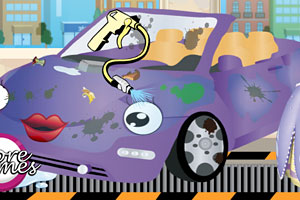 苏菲亚清洗爱车