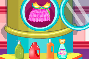 索菲亚清洗脏衣服