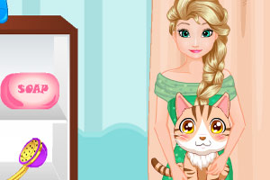 艾尔莎照顾宠物猫