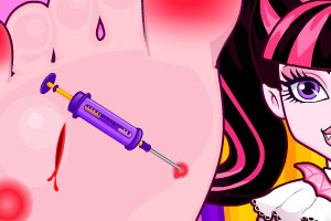 怪物女生看脚伤