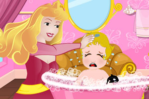 公主照顾小宝贝