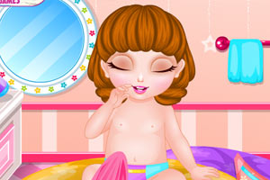 可爱小女孩做SPA