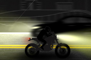 飞驰于冬雨之夜