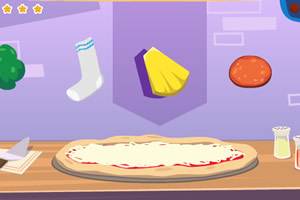 女厨师制作披萨