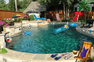 户外泳池找东西