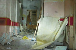 逃离废弃的地下工厂4