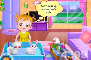 可爱宝贝照顾小婴儿