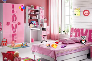 青年女孩房间寻物