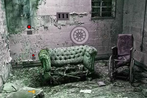 昏暗的密室逃脱