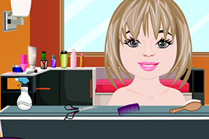 小芭比在美发沙龙