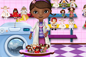 玩具医生洗娃娃