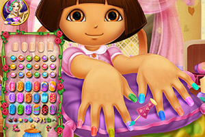 朵拉做美甲