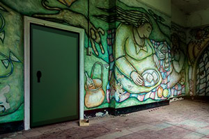 空旷老房子逃生