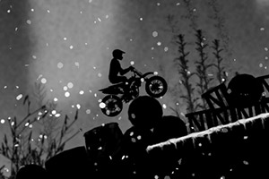 雪天黑夜摩托