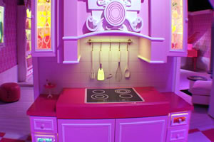 紫红色小屋逃生