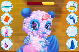 清洁可爱的熊猫