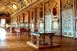 逃离罗浮宫博物馆