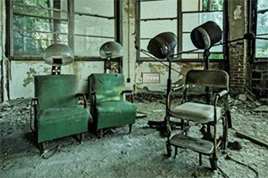 精神病院废墟逃生