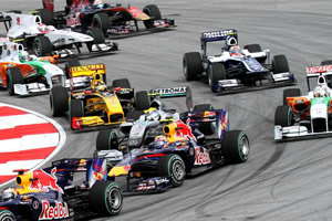 观察F1赛车图片