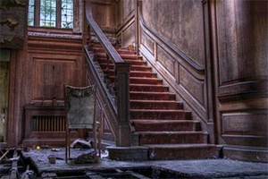 逃离废弃的大楼