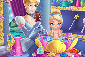 灰姑娘为宝贝洗澡