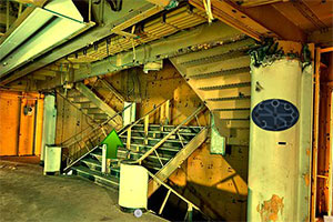 逃出废弃造船厂