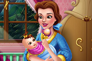 贝拉喂养小宝贝