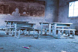 废弃的霍利高中逃脱