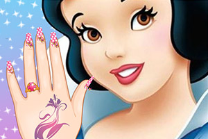 迪士尼公主做美甲