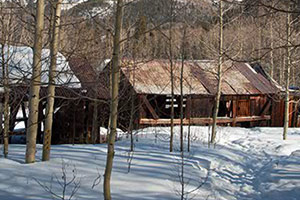 废弃矿山区逃脱