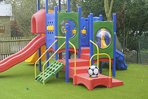 逃离人造游乐场