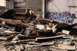 废弃的北部仓库逃脱