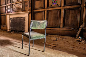 逃出废弃的救济院